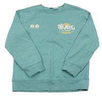 Zelená mikina s nápisem C&A