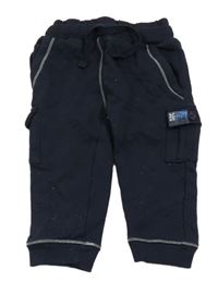 Tmavomodré tepláky s kapsami s nášivkou Staccato