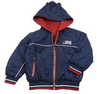 Tmavomodrá/červená šušťáková obojstranná bunda s nášivkami a kapucňou