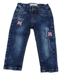 Tmavomodré rifle s písmeny