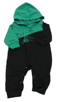 Čierno-zelená tepláková kombinéza s potlačou a kapucňou