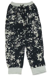 Černo-béžové vzorované tepláky Bonprix