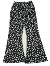 Čierne kvetované ľahké flare nohavice Lipsy London