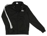 Čierna športová prepínaci mikina s bielymi pruhmi a logom Lonsdale