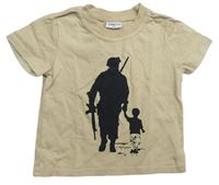Piesková é tričko s vojákem a dítětem