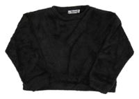 Čierny chlpatý crop sveter