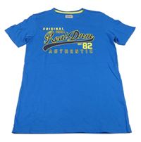 Modré tričko s nápisem 