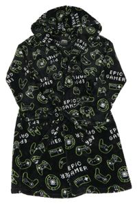 Čierny chlpatý župan s ovladačí s kapucňou