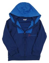 Modro-tmavomodrá prepínaci mikina s nápisom a kapucňou