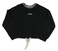Čierna crop mikina s nápisom M&S
