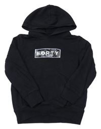 Čierna mikina s logom a vreckom a kapucňou FORTY