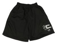 Čierne kraťasy so skateboardom a nápisom