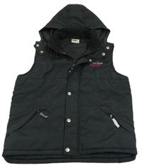 Černá šusťáková zateplená vesta s nápisem a kapucí alive