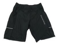 Černé sportovní elastické kraťasy s kapsami 