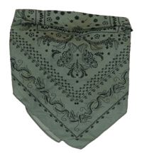 Zelenošedý šátek so vzorom