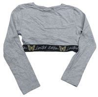Sivo-čierne melírované crop tričko s nápismi a zlatými motýlikmi Matalan