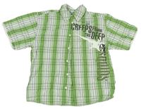 Zeleno-biela kockovaná košeľa s nápisom