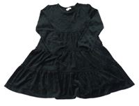 Čierne zamatové šaty