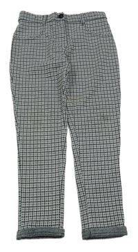 Bielo-čierno-modré kockované teplákové nohavice