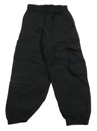 Čierne cargo šušťákové nohavice s vreckom