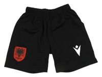 Čierne športové kraťasy s erbem macron