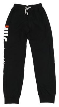 Černé tepláky s nápisem 