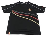 Čierne športové tričko s nášivkou a prúžkami