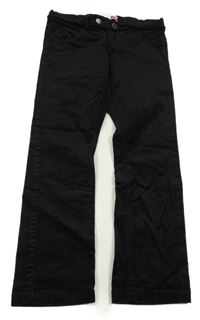 Čierne manšestráky name it.