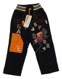 Nové - Tmavomodré menšestrové nohavice s autom a písmeny