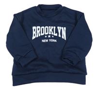 Tmavomodrá mikina s nápisom