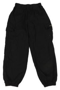 Čierne cargo cuff nohavice