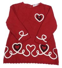 Rubínové pletené šaty se srdíčky 