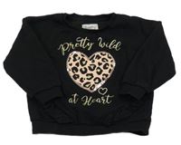 Čierna mikina so srdcem a nápisom C&A