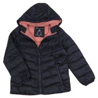 Tmavomodrá šusťáková prošívaná zateplená bunda s kapucí M&S