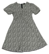 Černo-bílé květinové šaty New Look