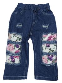 Tmavomodré rifle s růžemi a vyšúchaním