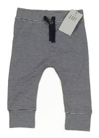 Nové - tmavomodro-bílé pruhované turecké tepláky George