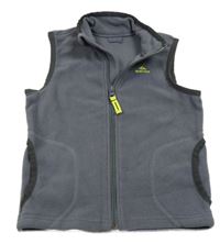 Tmavosivá fleecová prepínaci funkčná vesta Quechua