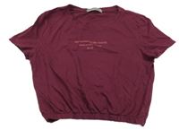Vínové crop tričko s nápisom