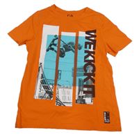 Pomerančové tričko s chlapcem na koloběžce C&A