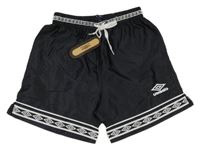 Nové - čierne športové kraťasy s logy Umbro