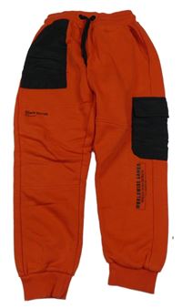 Červené tepláky s vreckom a nápisom George