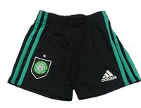 Čierno-zelené športové kraťasy s pruhmi a logom Adidas