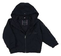 Tmavomodrá kostkovaná šusťáková zateplená bunda s logem a kapucí TOMMY HILFIGER