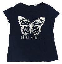 Tmavomodré tričko s motýlom a nápisom H&M