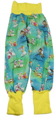 Modro-zeleno-žlté ľahké tepláky so zvířaty