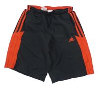 Čierno-červené športové kraťasy s logom Adidas