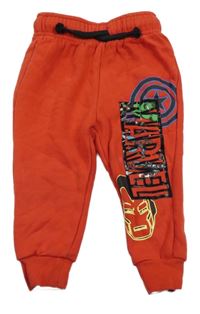 Červené tepláky s logom a Avengers MARVEL