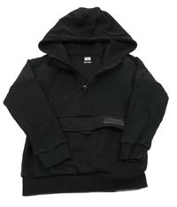 Čierna mikina s vreckom s nášivkou a kapucňou F&F