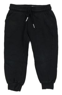 Černé tepláky F&F